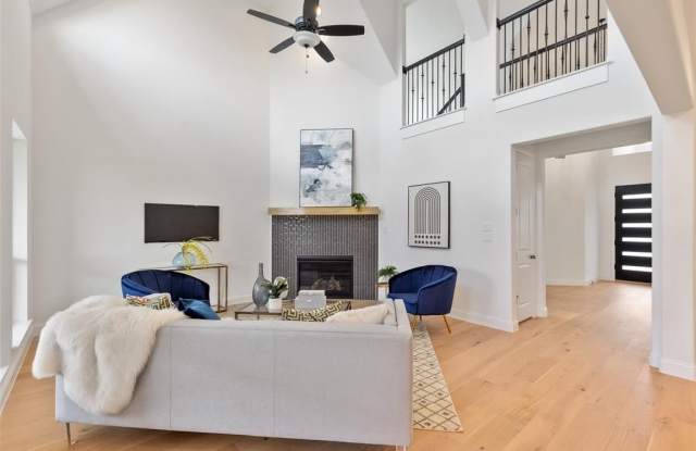2380 Rainforest Drive