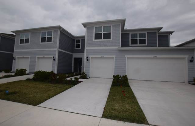 3 Bedroom, 2.5 Bath Townhouse For Rent at 2602 Winsome Way Davenport, FL 33896