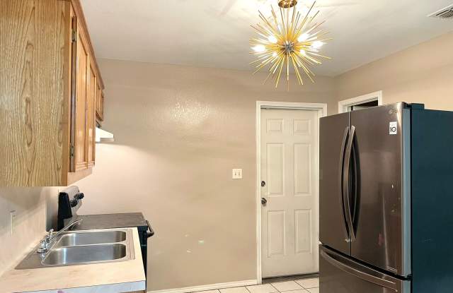 624 S Pleasantview Dr