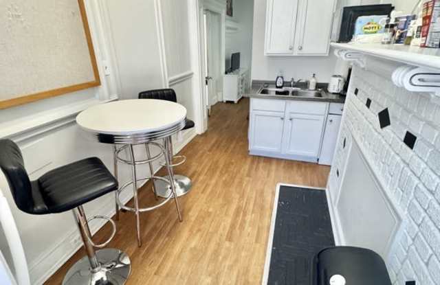 712 n Arther Ashe blvd