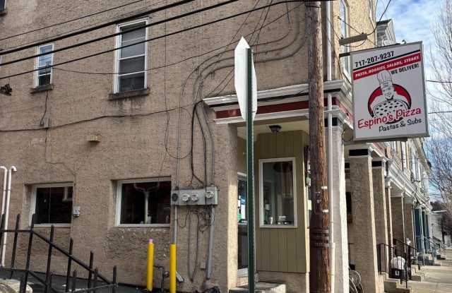 Photo of 323 W LEMON Street