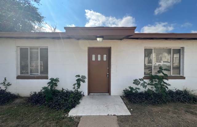 Eastern Division- Three bedroom with one flex room