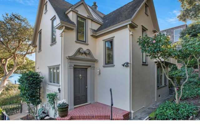 Gorgeous Home with Sweeping Bay  Angel Island Views!