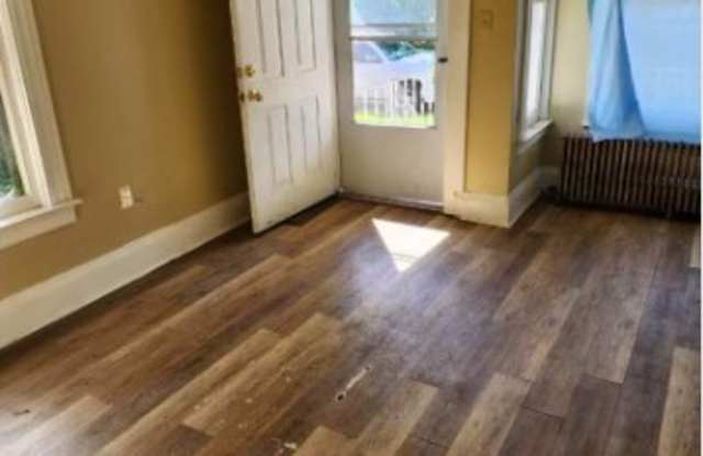 Photo of 1122 Haeberle Avenue - 2