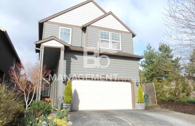 Bethany/NW Portland Home Updated with Hardwoods and Granite! Tons of Storage!