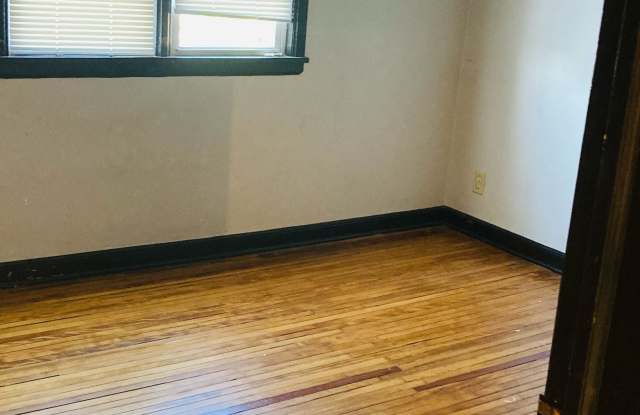 1095 12th Avenue Southeast