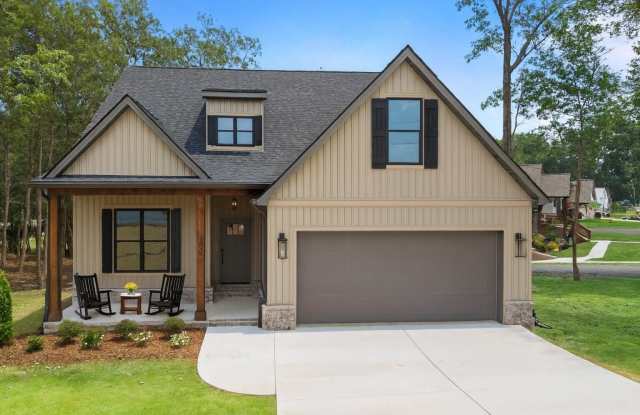 Photo of 300 Dogwood Lane