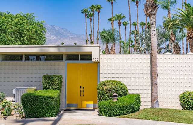 322 Desert Lakes Drive