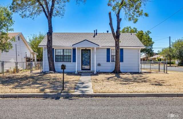 Photo of 1001 W Tarver St