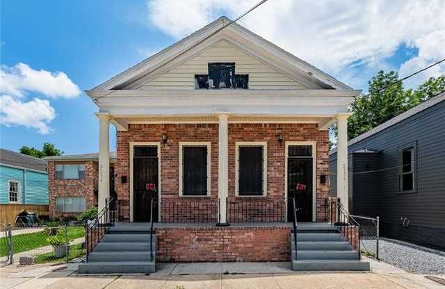 2536 DUMAINE Street