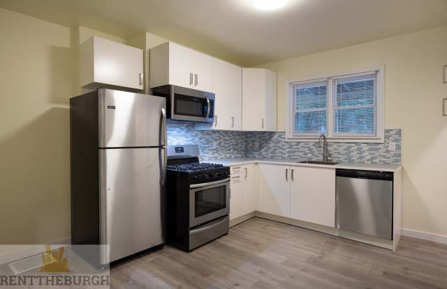 3 Bedroom 1.5 bath House Now Available!