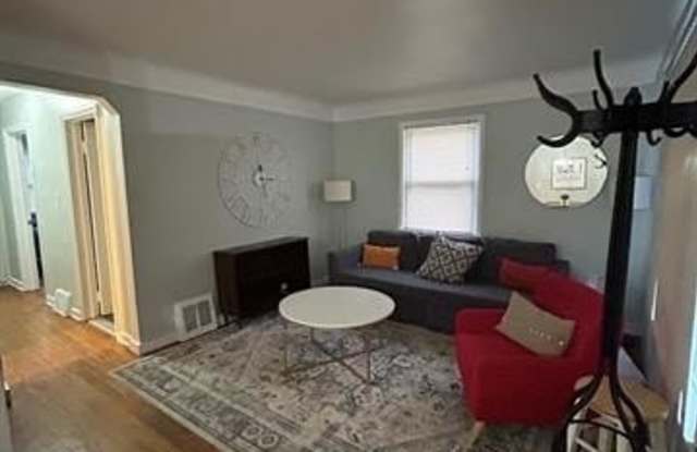 655 E Beverly Avenue