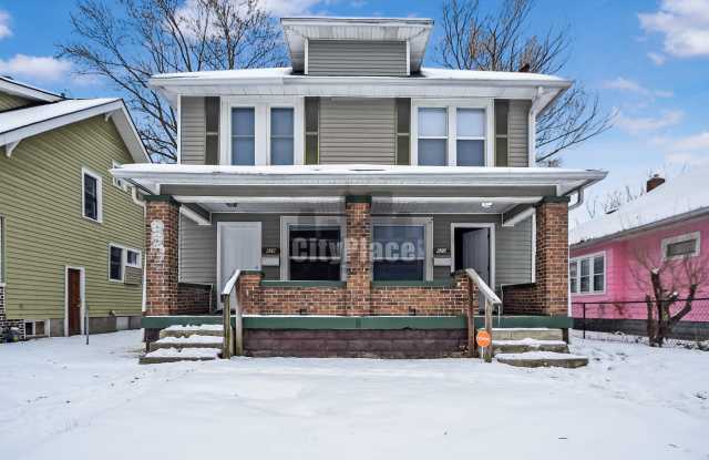 Photo of 820 N Oakland Ave