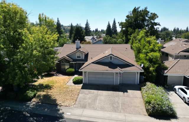 5663 Montclair Circle