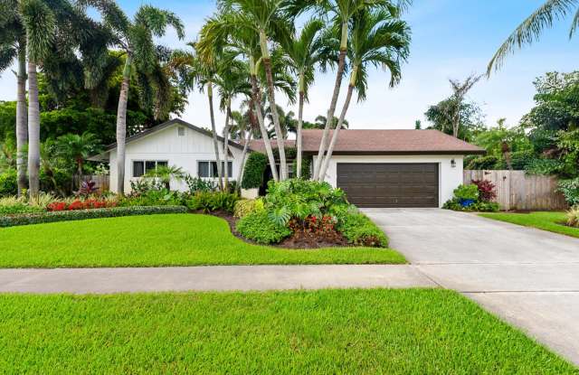 556 SW 24th Avenue