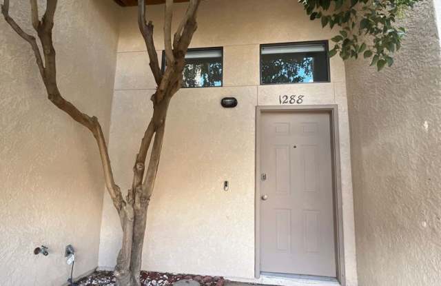 3 bedroom 2.5 bath townhome for rent