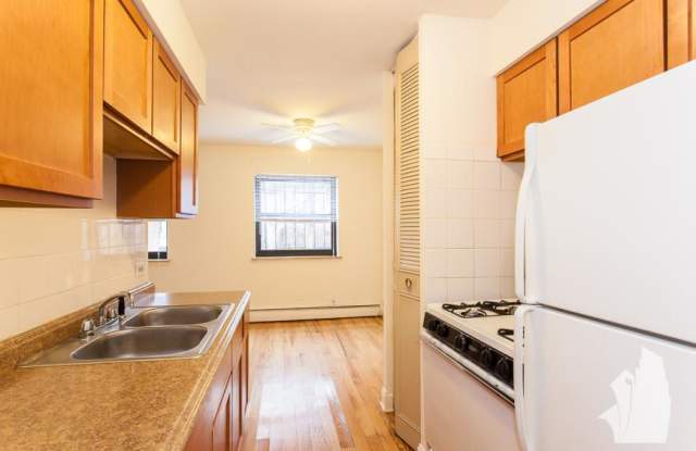 Photo of 509 W Briar Pl