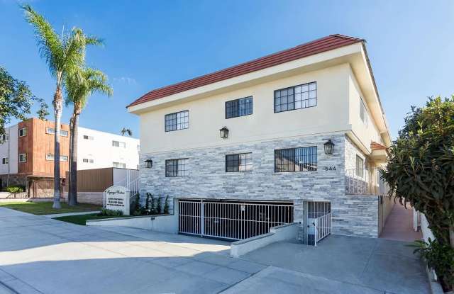 544 E Tujunga Ave
