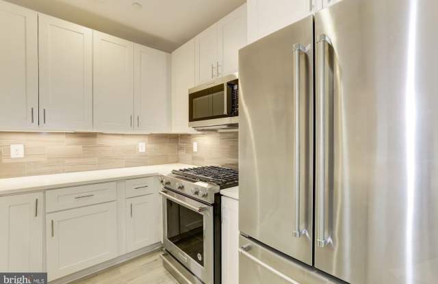 Photo of 4008 EDMUNDS NW unit: 6