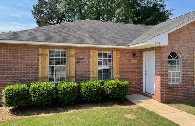 Newly renovated 3 bedroom/ 2 bathroom duplex near campus! - 126 Halal Court, Auburn, AL 36830