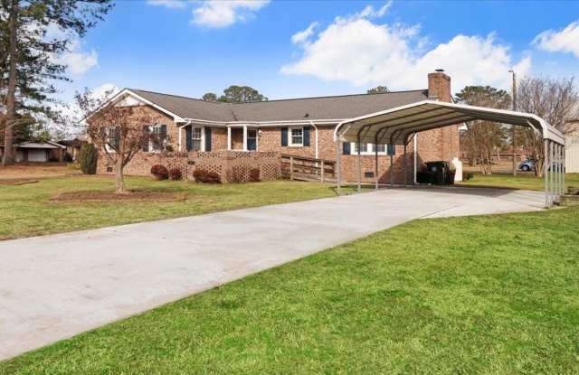 Updated Goldsboro Ranch w/ Large Lot