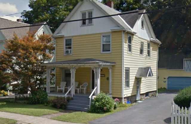 Photo of Well updated 3br with full laundry Huge garage