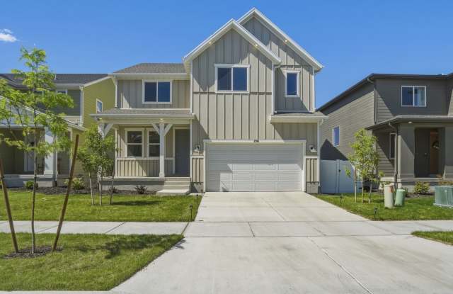 Stylish 4 Bed Home in Saratoga Springs with Open Layout & Big Backyard!!
