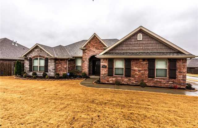 2925 Featherock  WY - 2925 West Featherock Way, Fayetteville, AR 72704