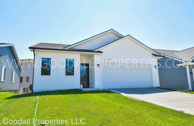 15120 Goldenrod Dr - 15120 Goldenrod Drive, Urbandale, IA 50111