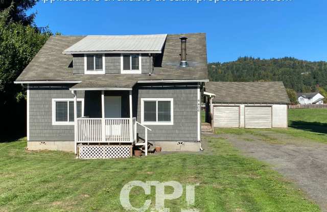 Photo of Holiday Special - 1/2 First Month's rent!!