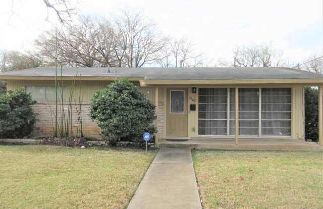 Photo of Adorable 2-bedroom/1-bath Duplex in Rosedale