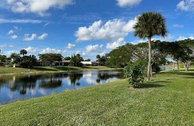 221 Lake Meryl Drive