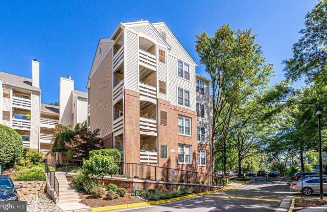 244 S REYNOLDS STREET