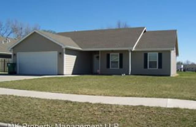 113 Northfield - 113 Northfield Road, Manhattan, KS 66502