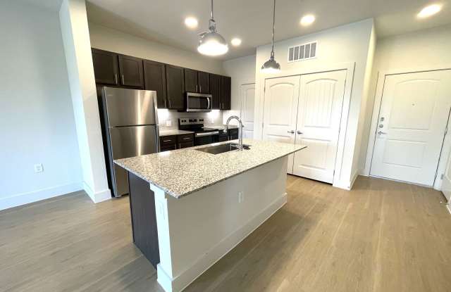 350 Star Ranch Boulevard North