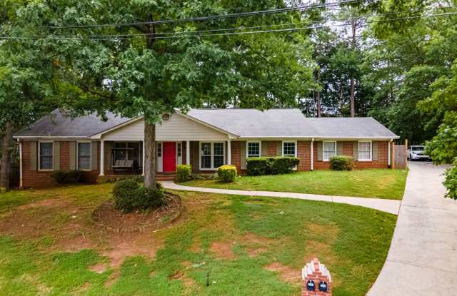 2496 Leeshire Road - 1