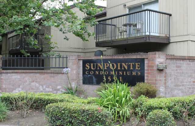 One Bedroom Condo In Sunpointe Condominiums.