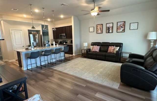 1021 Laila Lanelaila lane