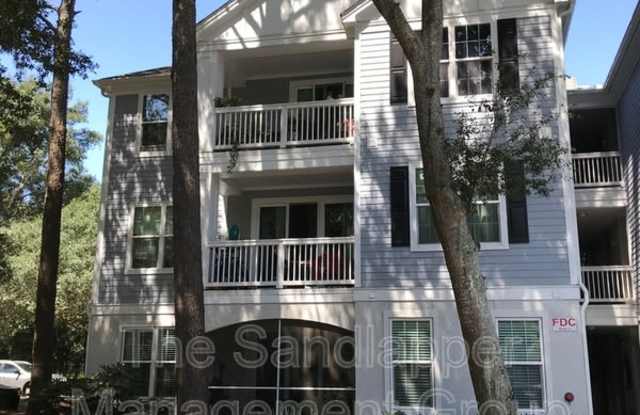 60 Fenwick Hall Allee