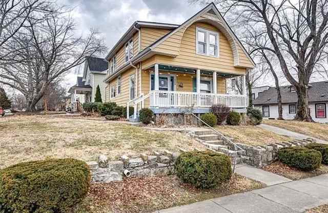 Photo of Gorgeous 3 bedroom, 2 bath remodel in Independence.