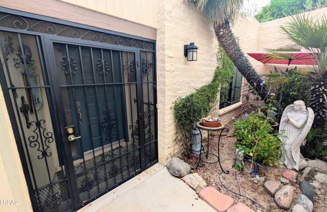 Photo of 5085 N Camino Del Lazo