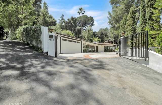 Photo of 9466 Hidden Valley Place