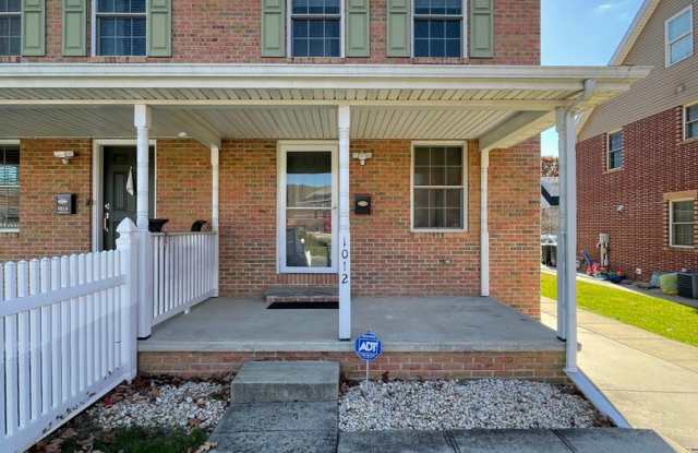 Photo of 3 Bedroom Townhome in Lancaster!