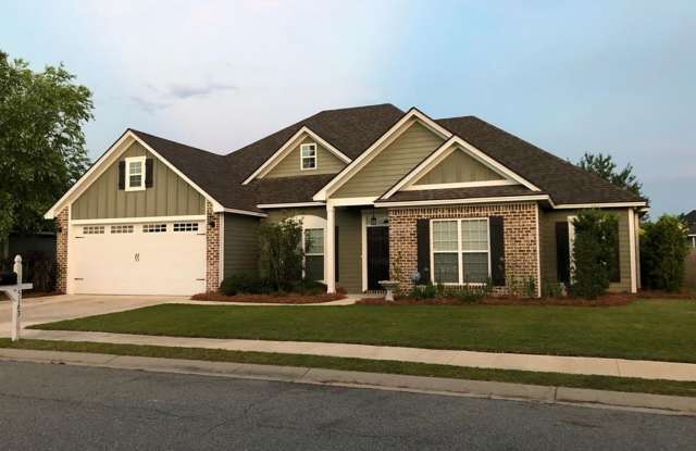 Spacious 4BR/3BA Grove Point Home with Screened Porch  Privacy Fence