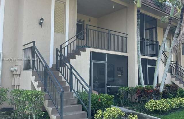 326 Lakeview Dr Apt 102