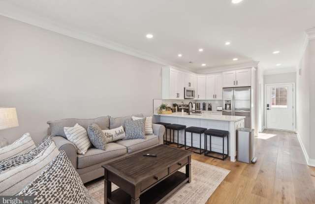 Photo of 153 MORGAN Street unit: 1