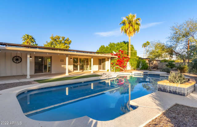 6615 E Desert Cove Avenue