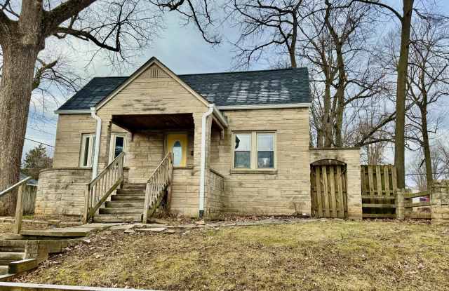 Photo of 1105 North Woodburn Avenue