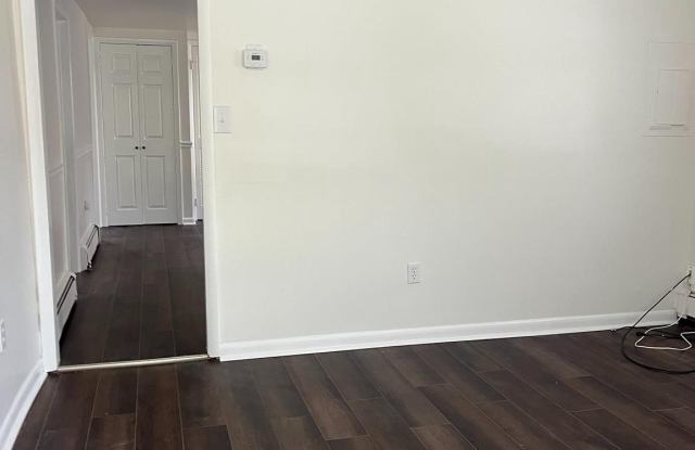 218 ELIZABETH Street unit: 1