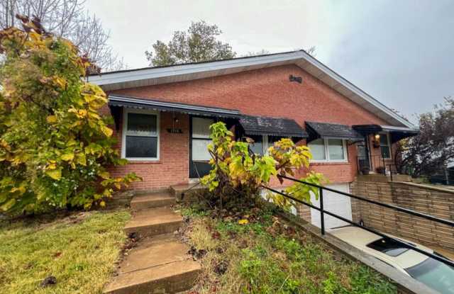 2715 Darla Ct